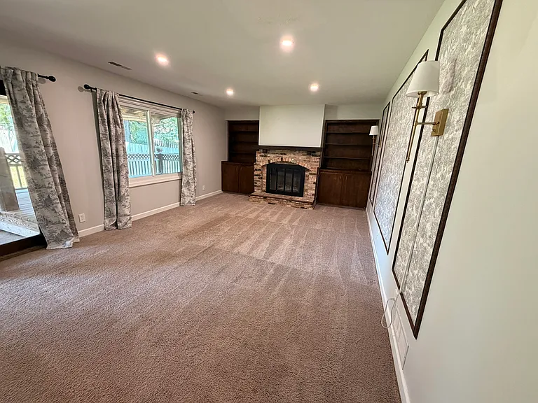 904 Kountze Memorial Dr — Photo 4