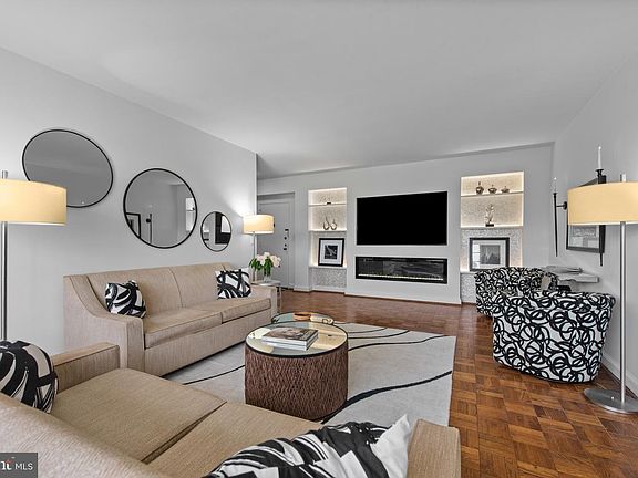 5th image of 3601 Greenway Unit 806
