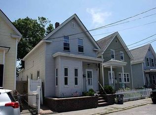 113 Fulton St, Lowell, MA 01850