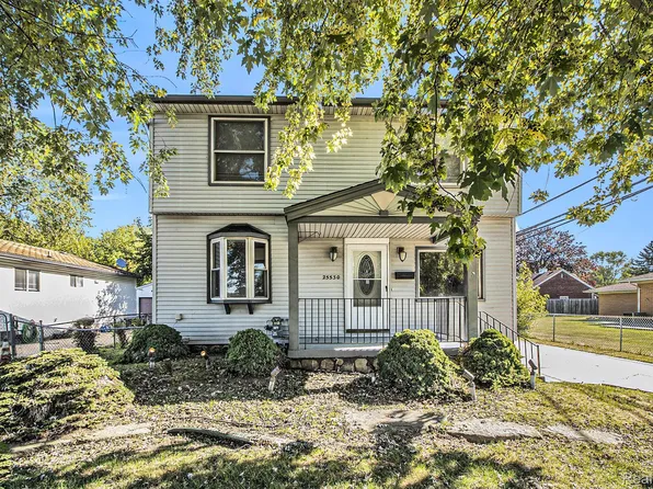 25530 Chalmers St, Roseville, MI 48066