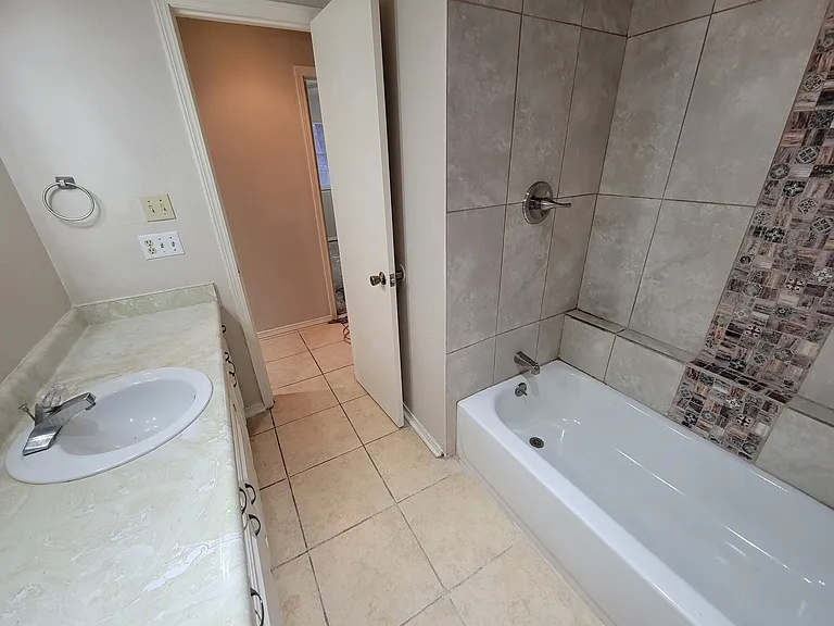 2908 Kathy Ln — Photo 15