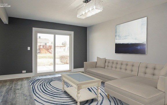 Images virtually staged