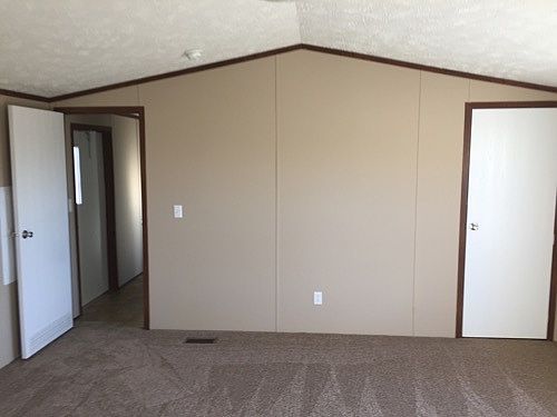 5th image of 23 Horse Shoe Ln