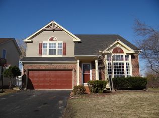 255 Meadow Lakes Blvd, Aurora, IL