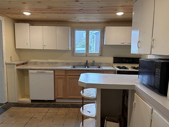 4th image of 249 W Frederick St