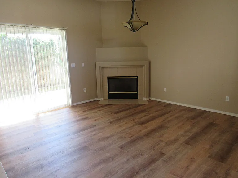 260 Dahlia St — Photo 6