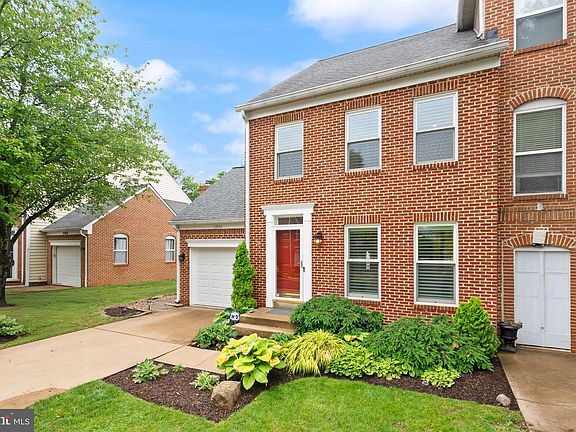 4th image of 12056 Edgemere Cir