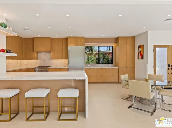 2264 Oakcrest Dr, Palm Springs, CA 92264