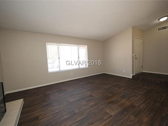 2nd image of 300 Tamarack Dr