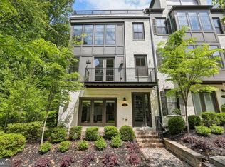 140 Ridgely Ct, Sandy Springs, GA 30342