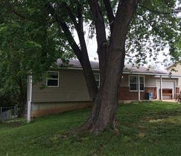 2nd image of 3305 Sherwood Dr