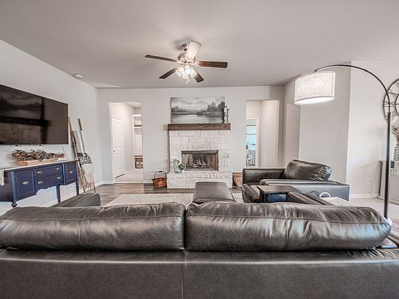 5th image of 150 Oak Grove Dr