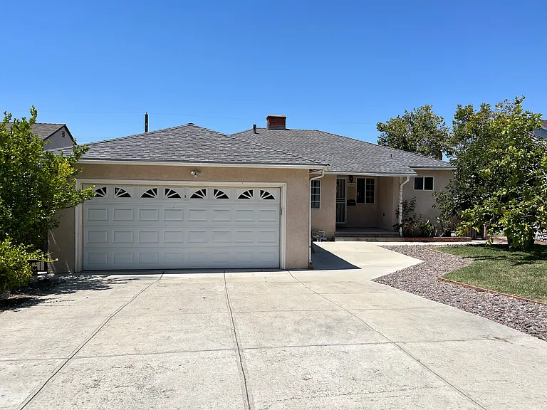 2307 Jolley Dr — Photo 2