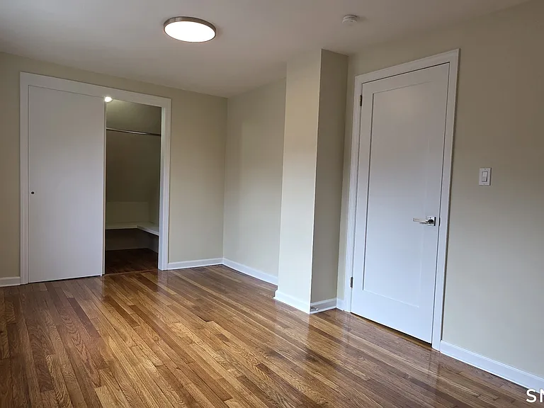 782 Center St — Photo 16