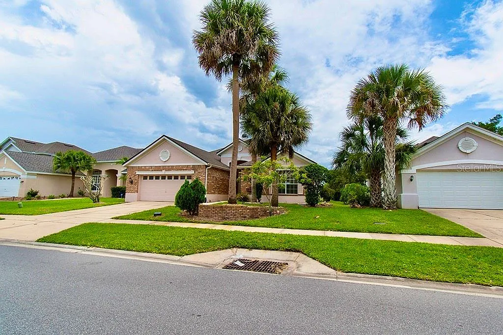 4 bed, 3.0 bath, 2249 sqft, $2,600 — Photo 2