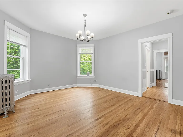 1915 W Lunt Ave #1 — Photo 5
