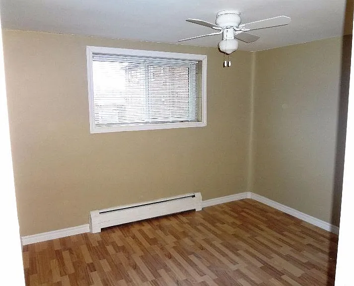 908 Devonshire Ave — Photo 5