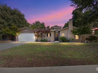 11401 Vauxhall Bridge Dr, Bakersfield, CA 93311