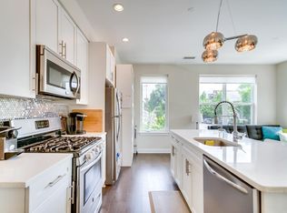 401 15th St SE APT 202, Washington, DC 20003