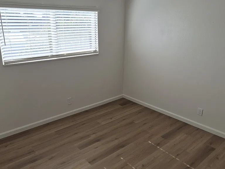 317 W Park Ave #205 — Photo 8