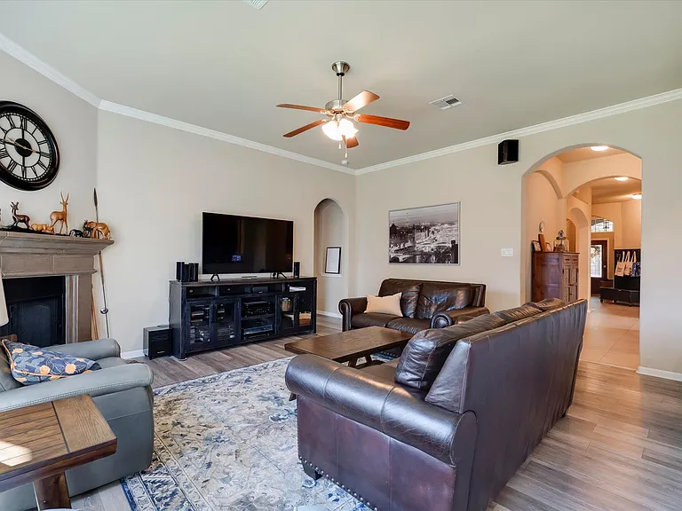 13717 Long Shadow Dr — Photo 10
