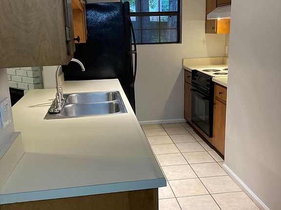 4th image of 134 Parkbrook Cir