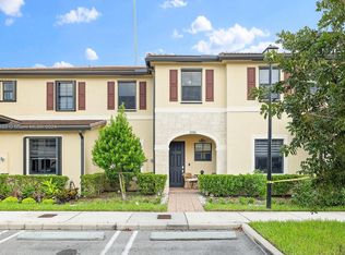 10561 W 32nd Ln, Hialeah, FL 33018