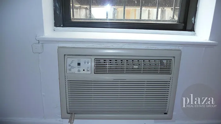 Rented by Plaza Real Estate Group | media 14