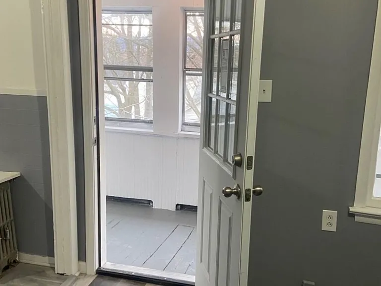 219 N Bromley Ave — Photo 34