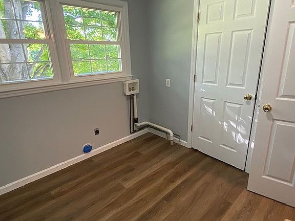 Large laundry/ mudroom