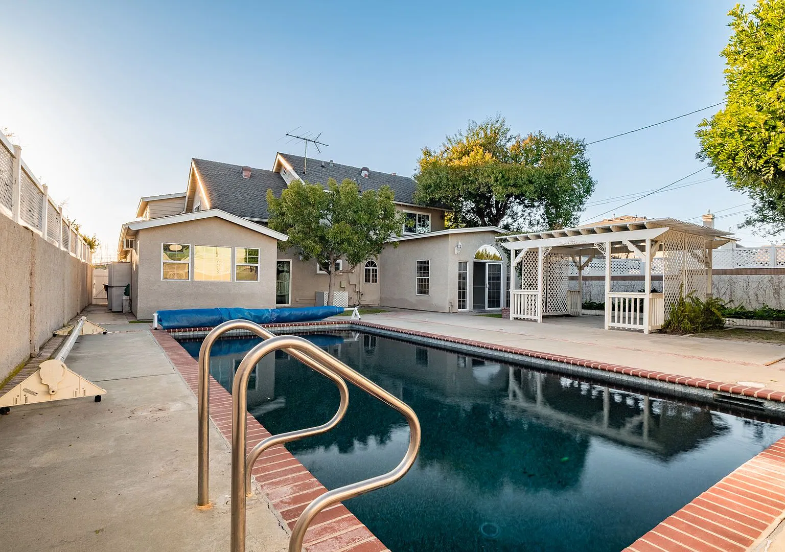 5 Bedroom 3 Bathroom Single House in Los Alamitos CA 90720!! — Photo 3