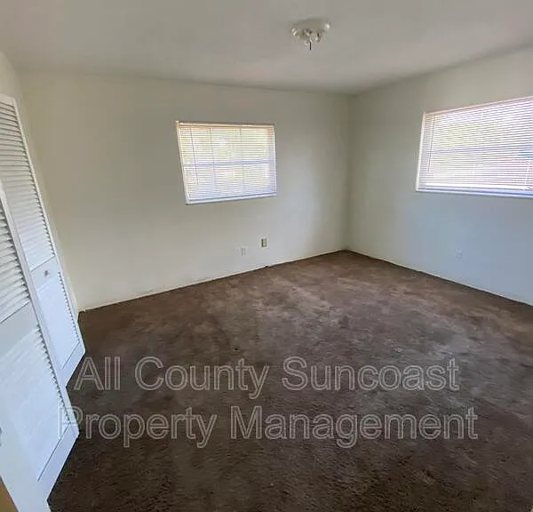 935 34th Ave N #1 — Photo 8