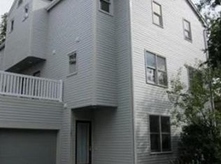 121 River St #B, Newton, MA 02465