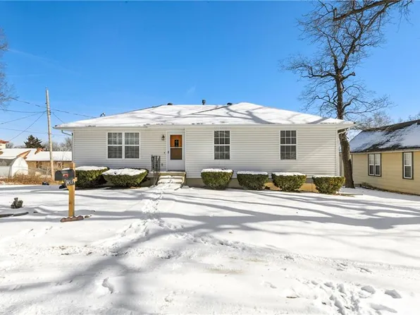 1459 3rd Ave, Leavenworth, KS 66048