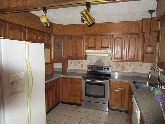 3rd image of 6222 NW Ellesmere Dr
