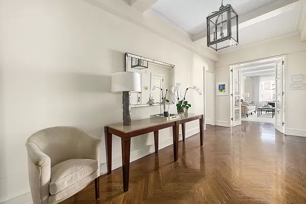 1st image of 1130 Park Ave #123