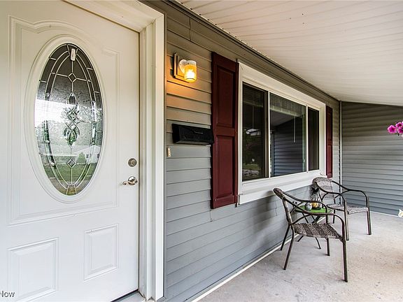 4th image of 844 Larkridge Ave