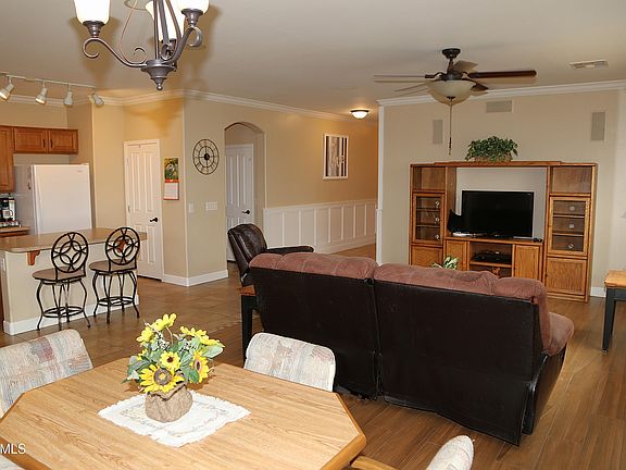5th image of 3893 E BRIDGEPORT Parkway