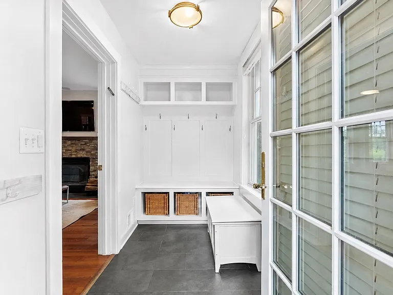 5213 Cathedral Ave NW — Photo 42