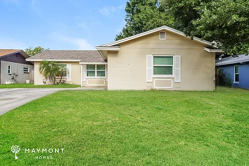 1604 Stonehaven Way Photo 1