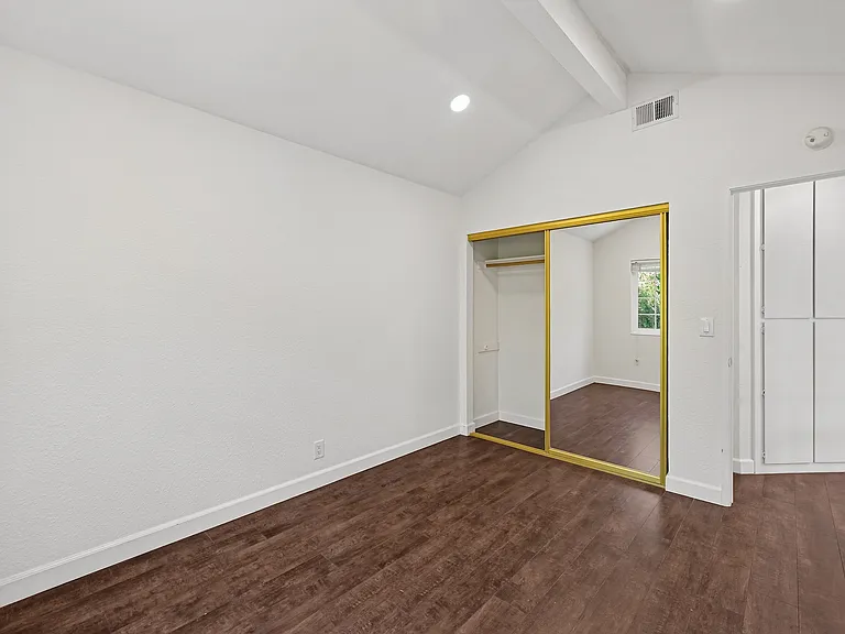 1286 Crestpoint Dr — Photo 7