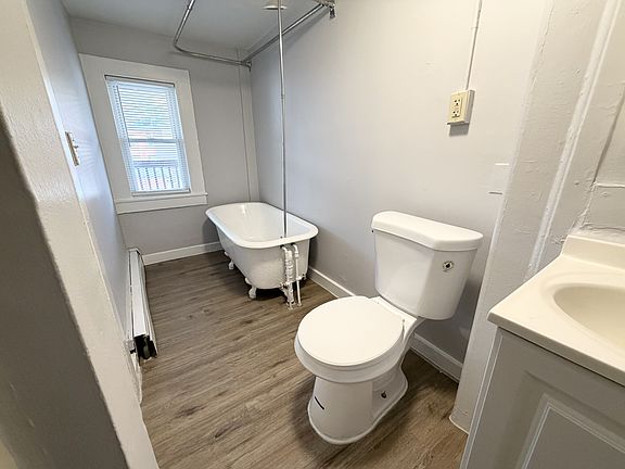 5th image of 12 Cottage St
