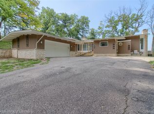 341 Corrie Rd, Ann Arbor, MI 48105