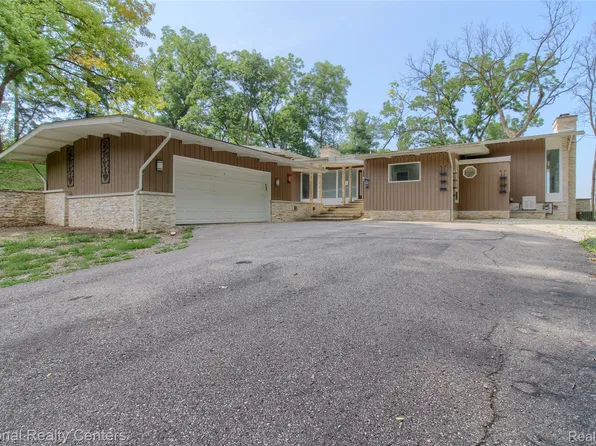 341 Corrie Rd, Ann Arbor, MI 48105