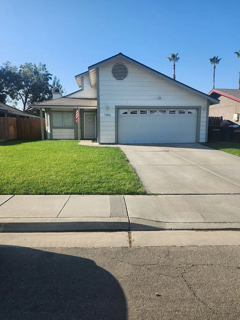Charming home for rent in Hanford Ca — Photo 1