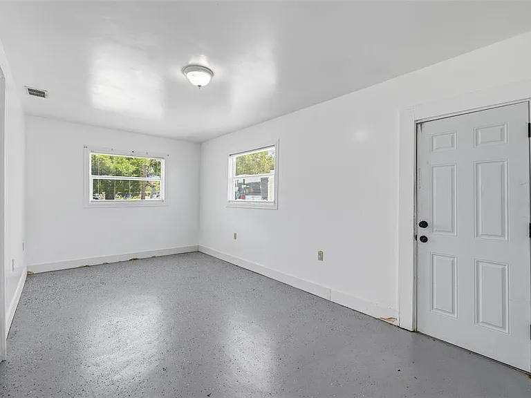 6802 Larmon St — Photo 18