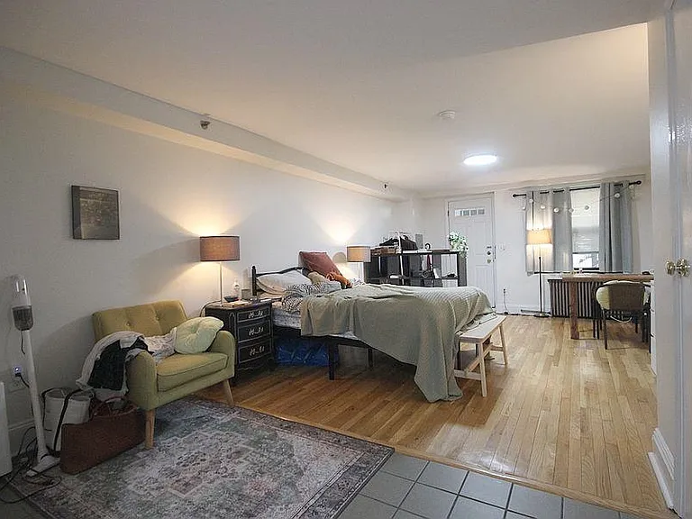 317-319 Bloomfield St #1L — Photo 3