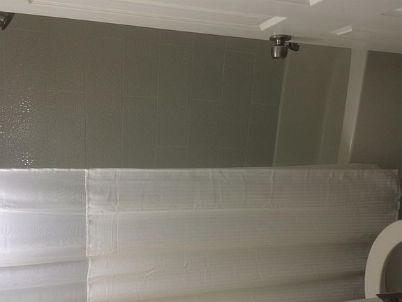5th image of 6630 SW 39th St APT B1