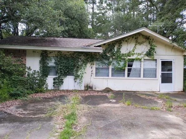 1806 S Elizabeth Ave, Kirbyville, TX 75956