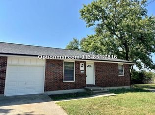 1007 Locust St #104, Harrisonville, MO 64701